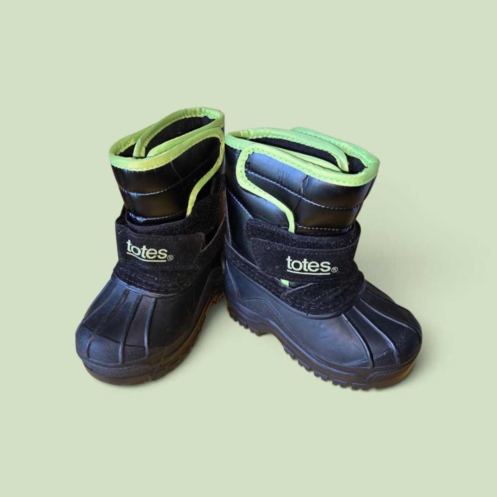 Like NEW Totes Toddler Boys Black Neon Green Snow Boots Size 6T